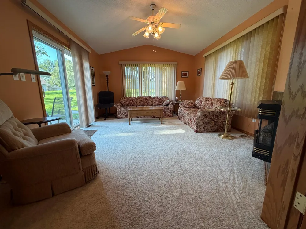 217 Green Lea Lane Albert Lea, MN 56007