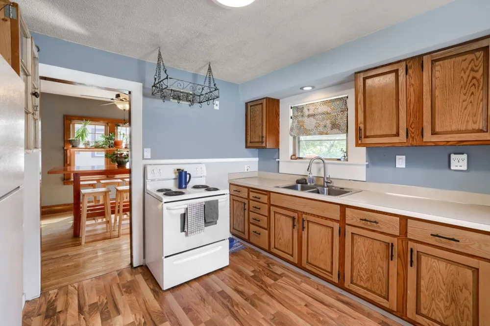 1735 Malvern Street Roseville, MN 55113
