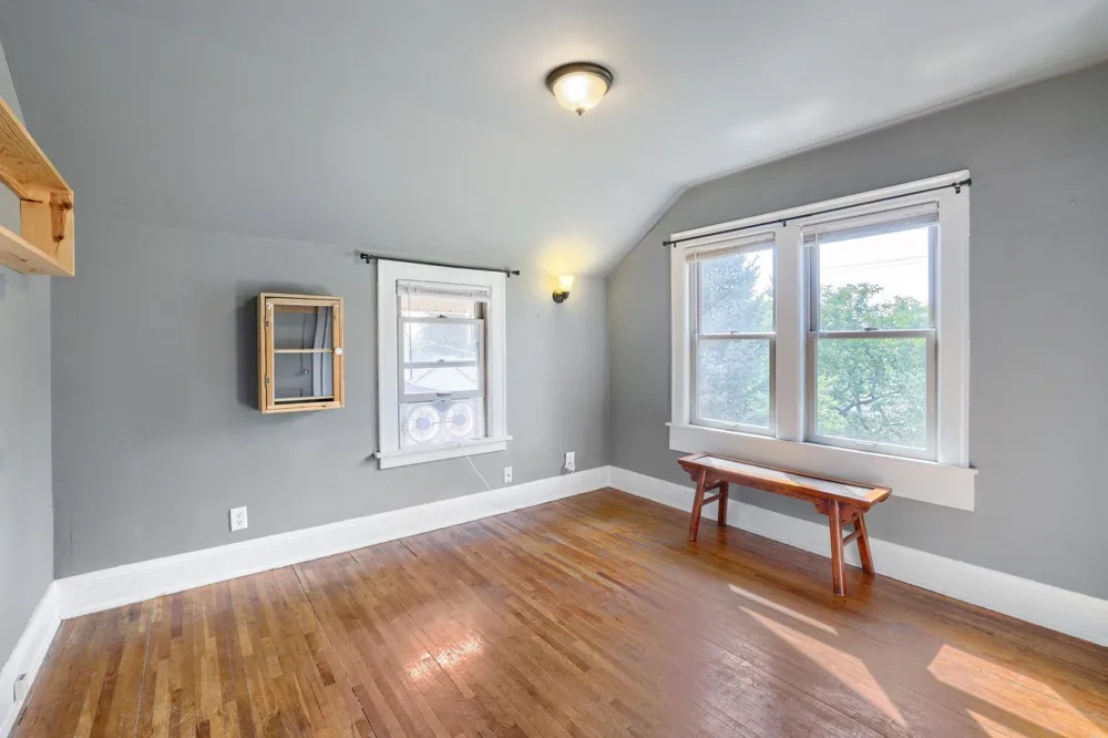 1735 Malvern Street Roseville, MN 55113