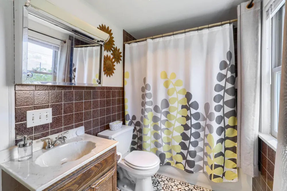 1735 Malvern Street Roseville, MN 55113