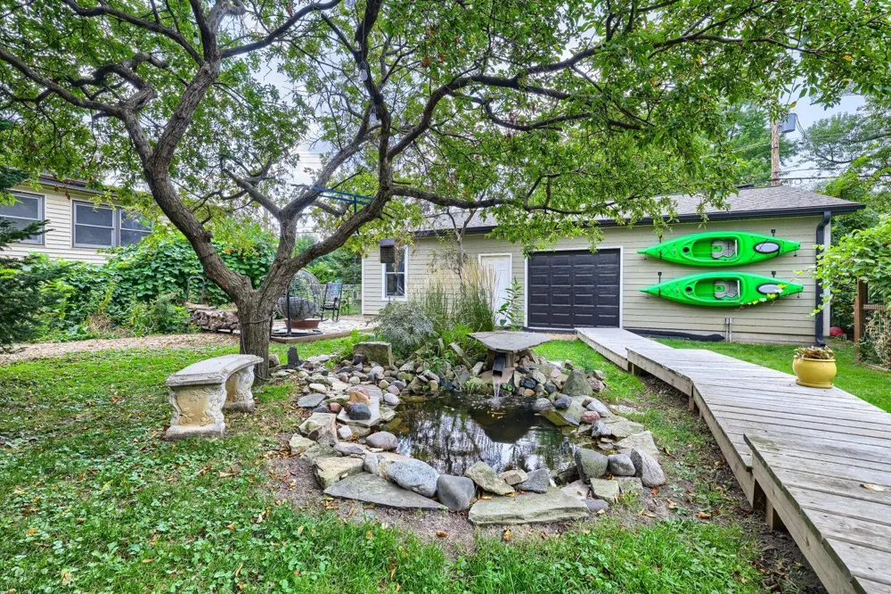 1735 Malvern Street Roseville, MN 55113