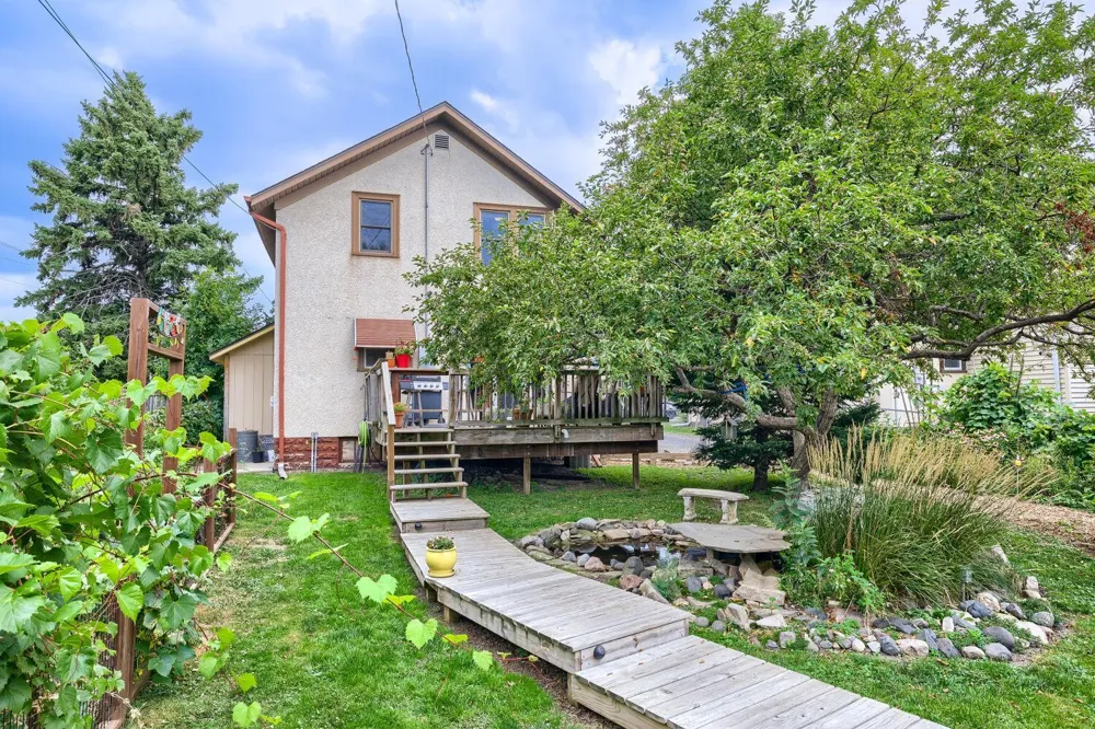 1735 Malvern Street Roseville, MN 55113