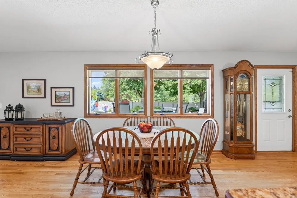 9848 218th Avenue NW Elk River, MN 55330