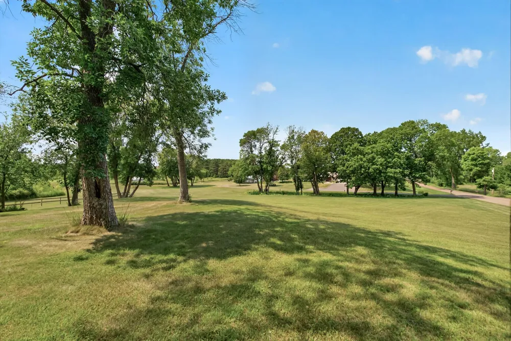 9848 218th Avenue NW Elk River, MN 55330