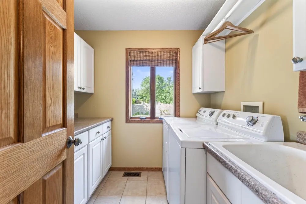 9848 218th Avenue NW Elk River, MN 55330