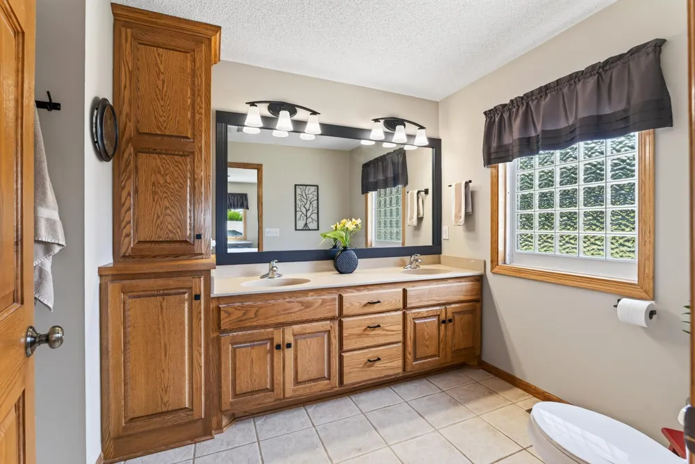 9848 218th Avenue NW Elk River, MN 55330