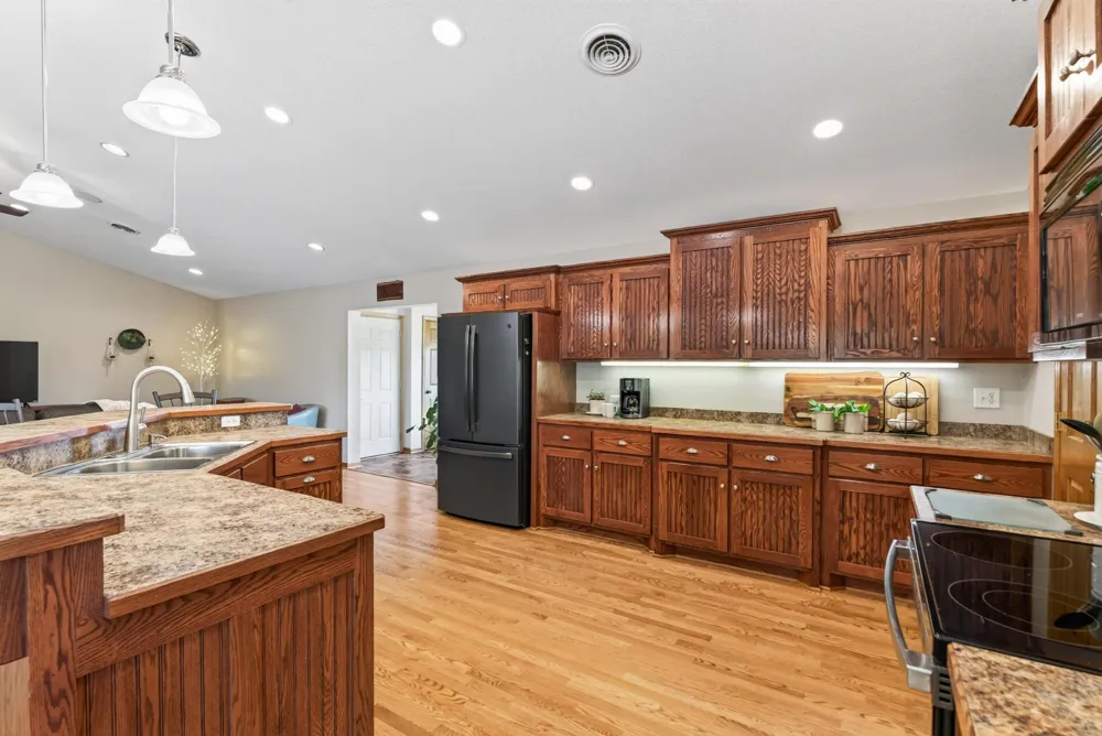 9848 218th Avenue NW Elk River, MN 55330