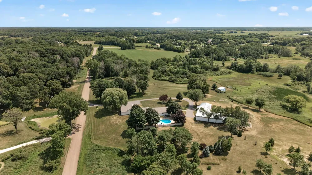 9848 218th Avenue NW Elk River, MN 55330