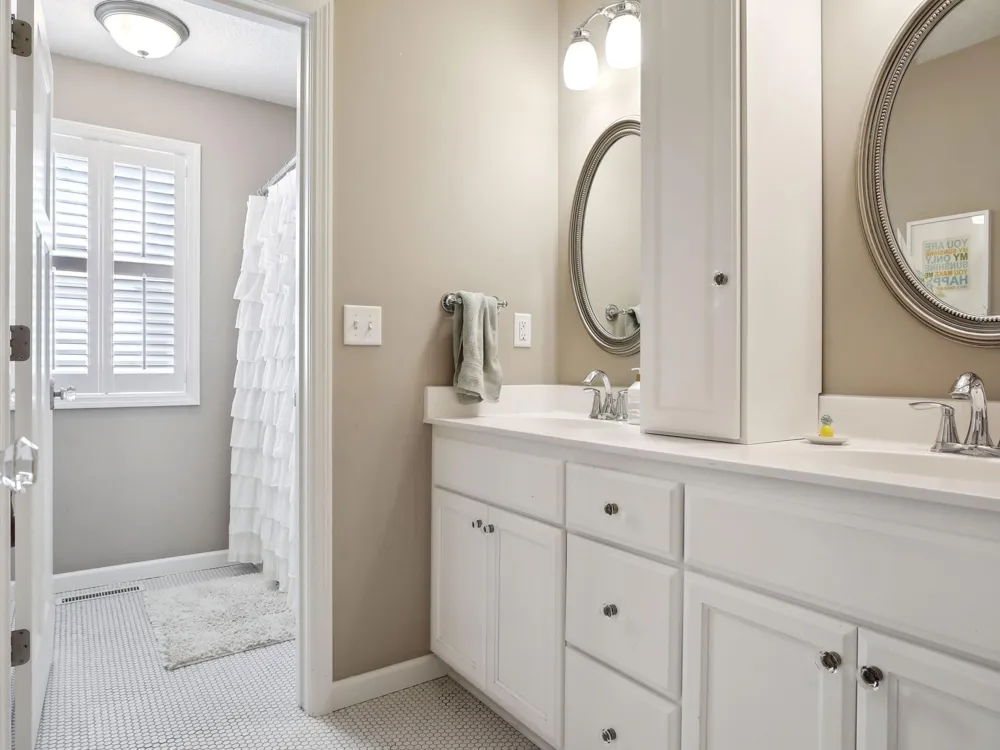 5209 W 48th Street Edina, MN 55436