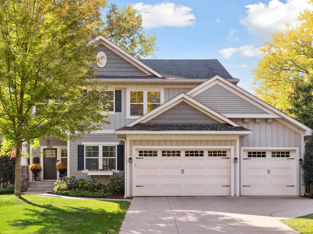 5209 W 48th Street Edina, MN 55436