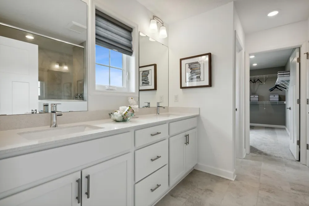 2702 Wood Duck Trail Shakopee, MN 55379