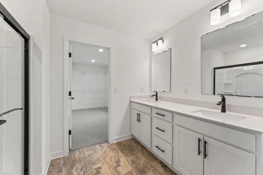 2702 Wood Duck Trail Shakopee, MN 55379