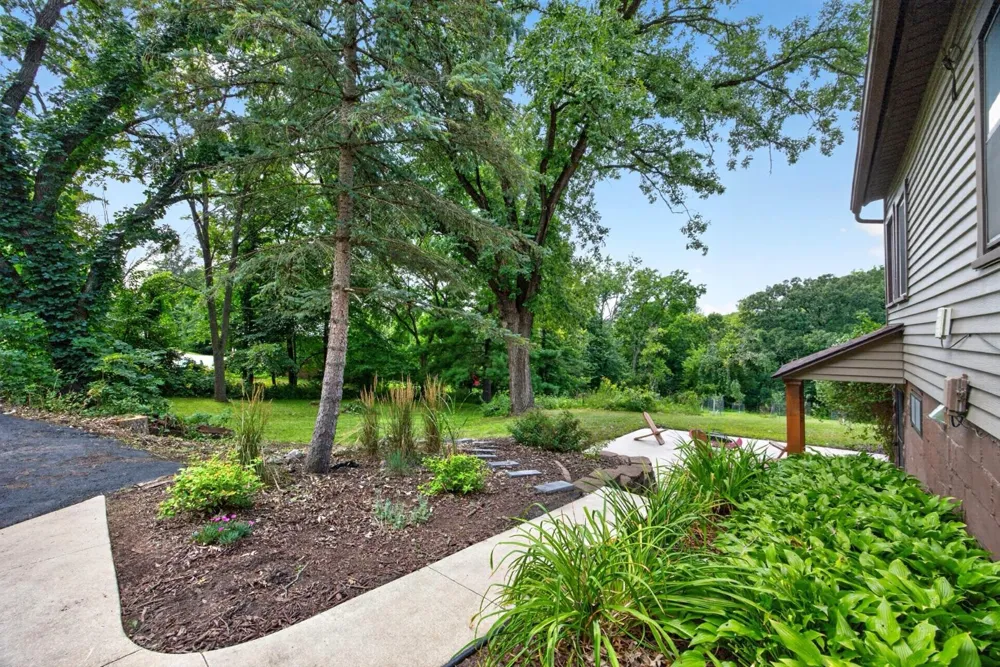 2505 E River Road NE Rochester, MN 55906