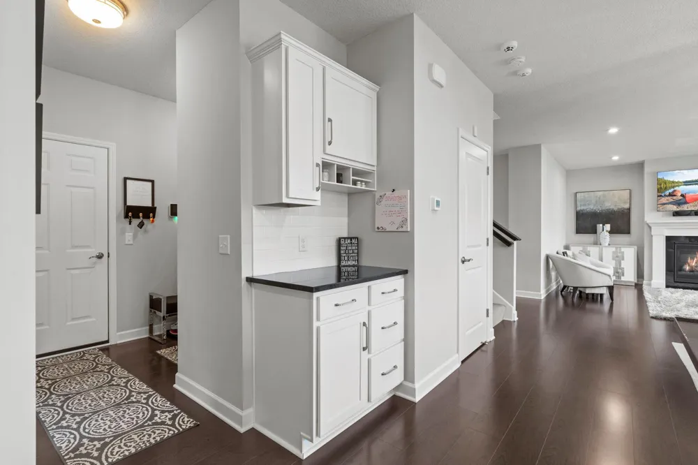 4313 Schilling Way Woodbury, MN 55129