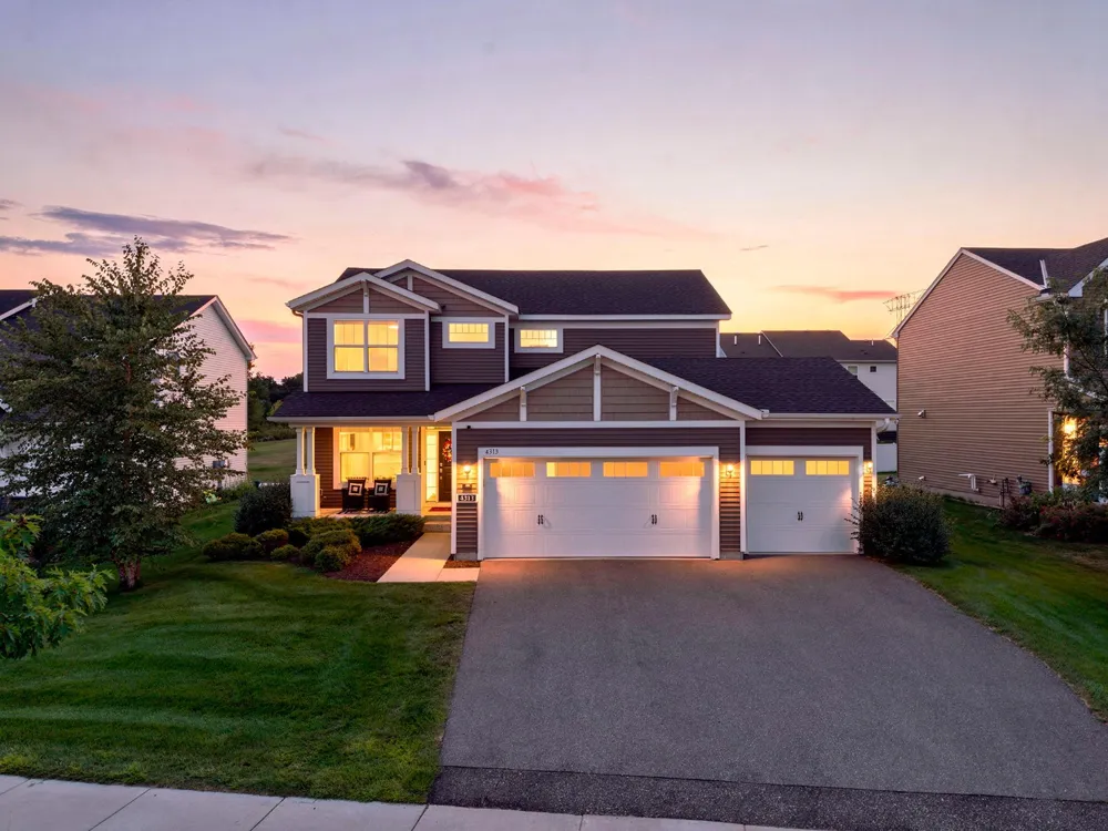 4313 Schilling Way Woodbury, MN 55129