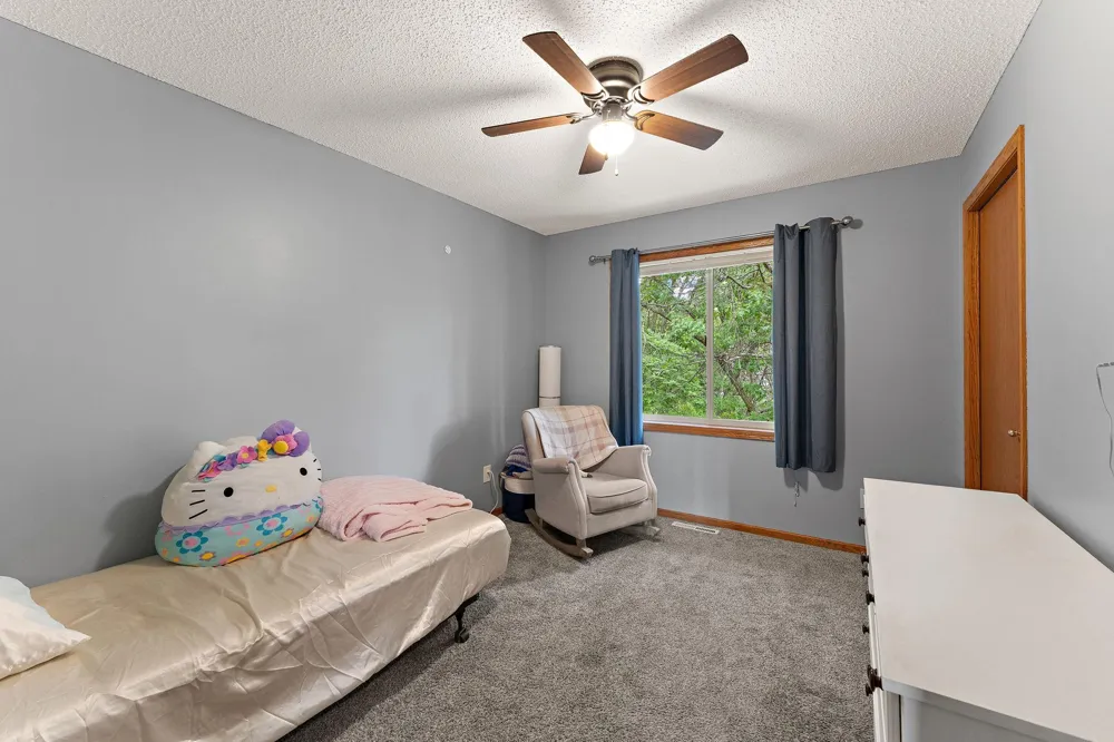 2554 Haller Lane E Maplewood, MN 55119
