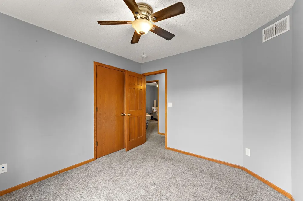 2554 Haller Lane E Maplewood, MN 55119