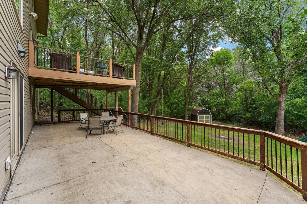2554 Haller Lane E Maplewood, MN 55119