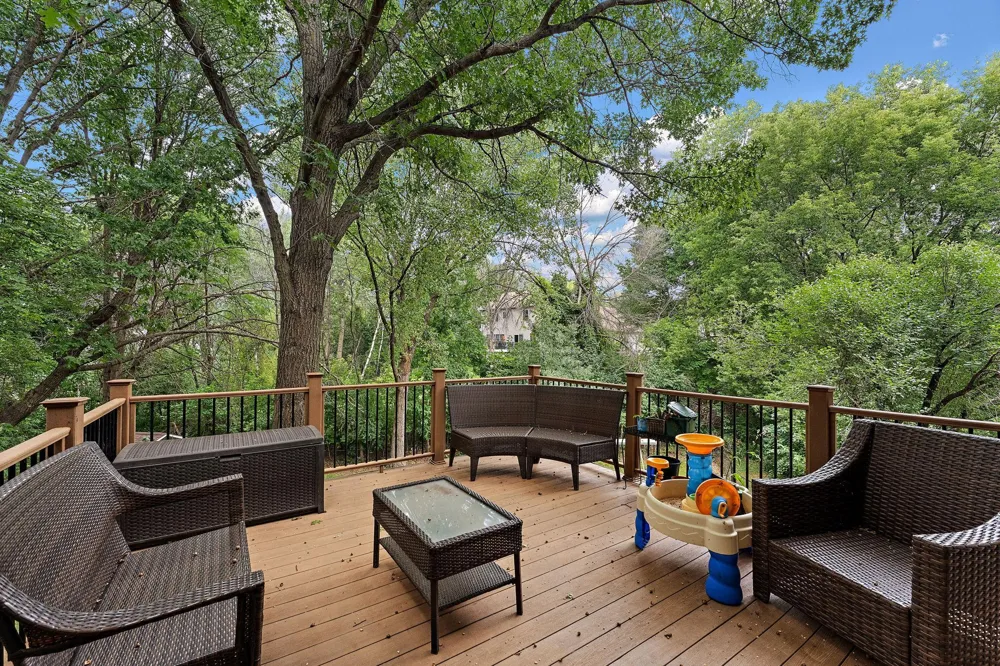 2554 Haller Lane E Maplewood, MN 55119