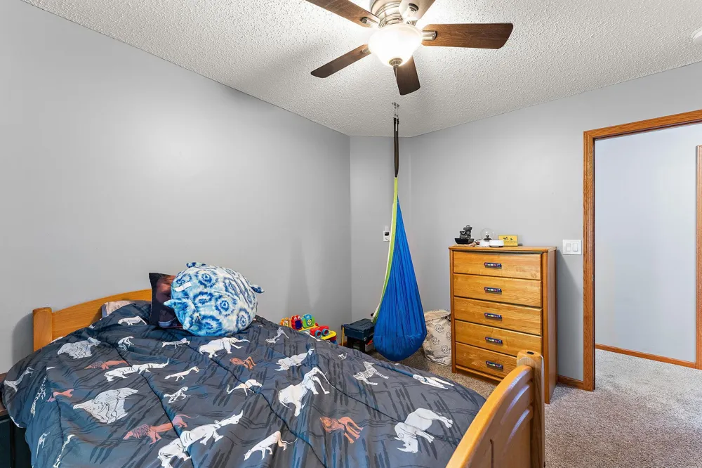 2554 Haller Lane E Maplewood, MN 55119