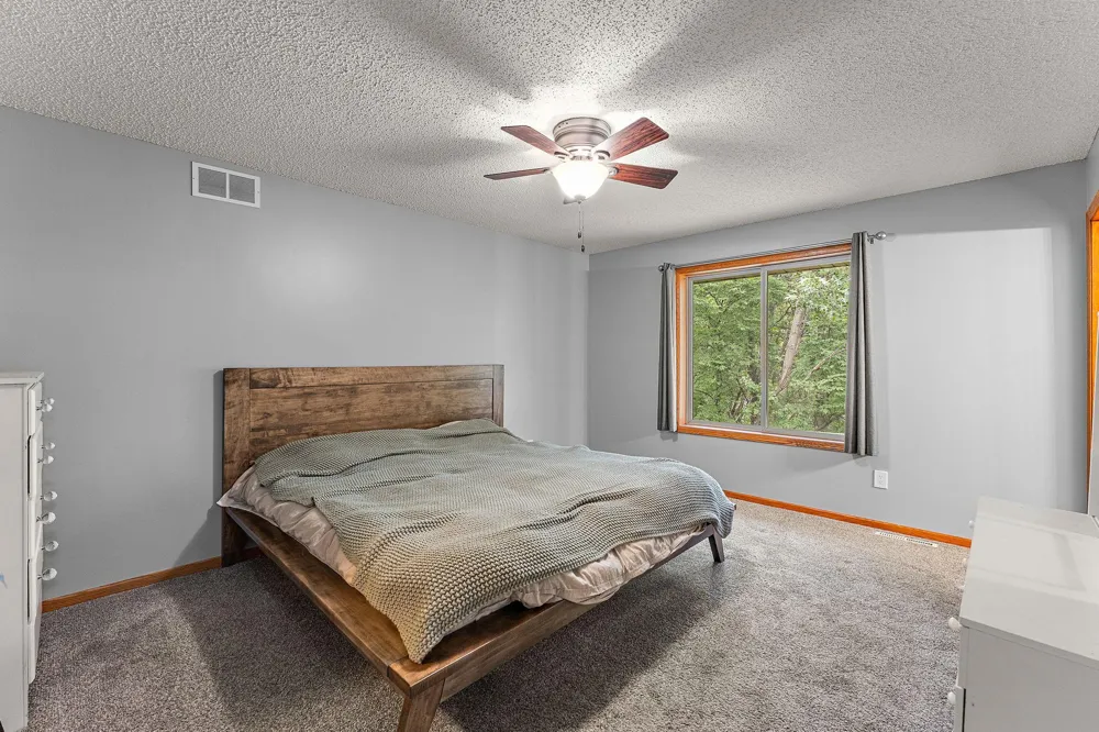 2554 Haller Lane E Maplewood, MN 55119