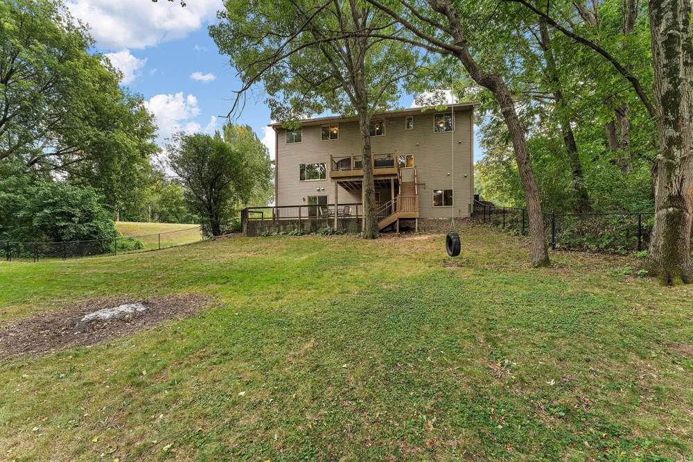 2554 Haller Lane E Maplewood, MN 55119