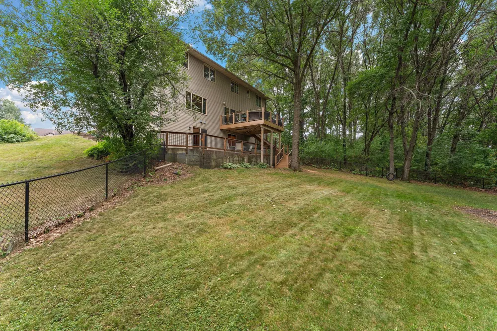 2554 Haller Lane E Maplewood, MN 55119