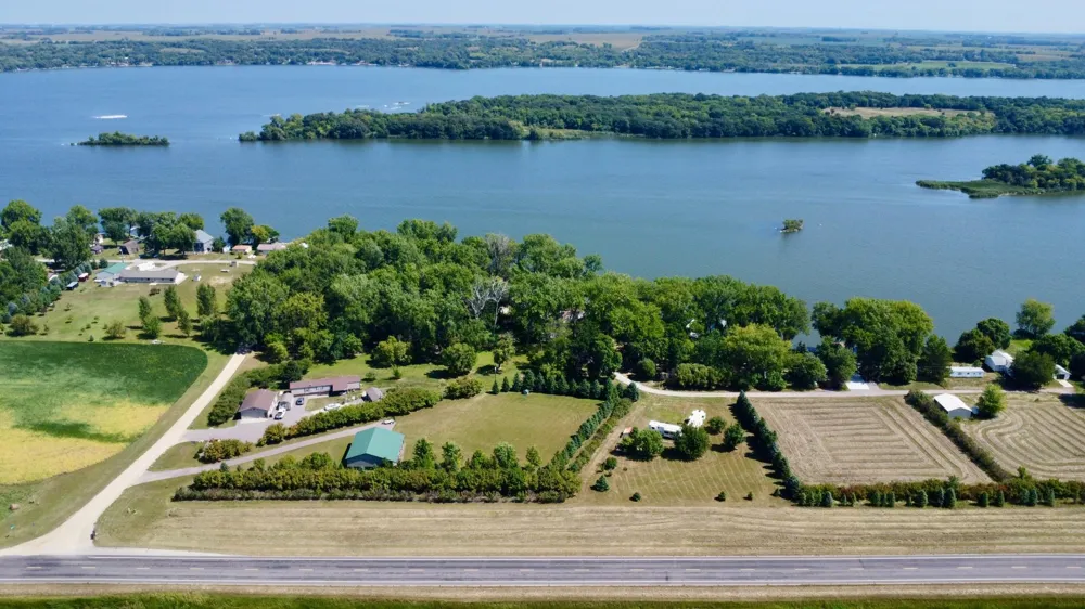 48481 Baileys Bay Road Big Stone City, SD 57216