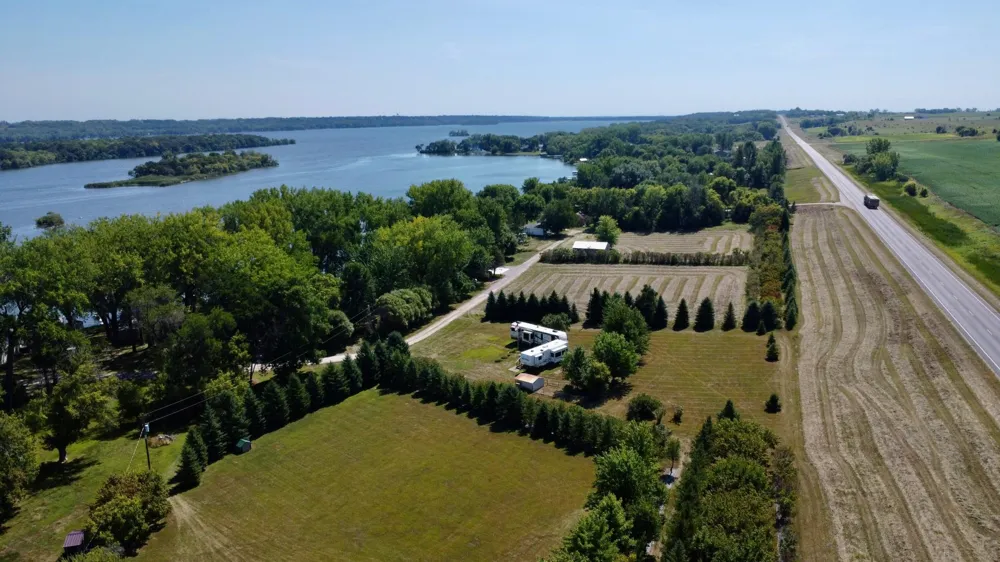 48481 Baileys Bay Road Big Stone City, SD 57216