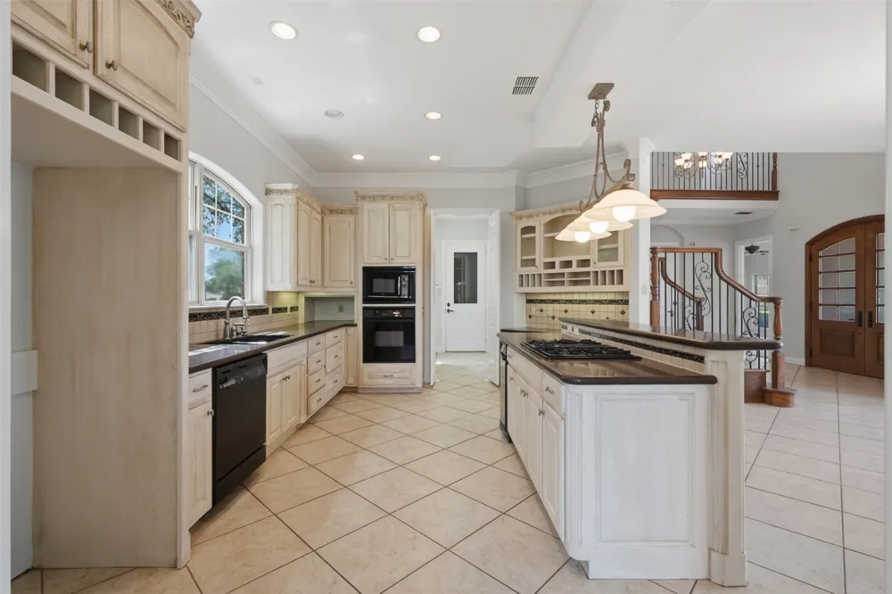 4201 Bluff View Drive Granbury, TX 76048
