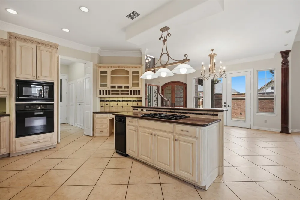 4201 Bluff View Drive Granbury, TX 76048