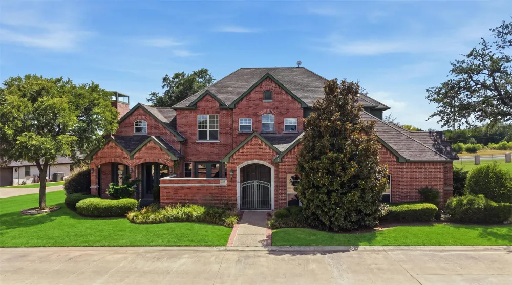 4201 Bluff View Drive Granbury, TX 76048