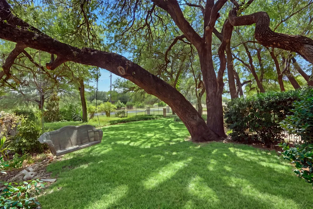 4201 Bluff View Drive Granbury, TX 76048