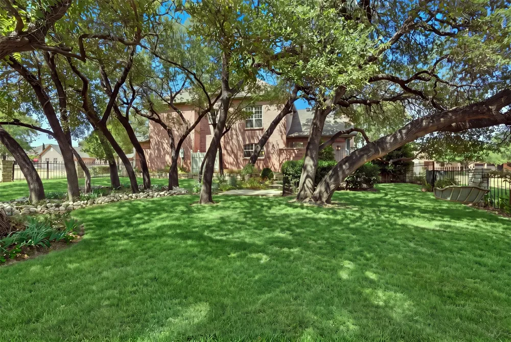 4201 Bluff View Drive Granbury, TX 76048