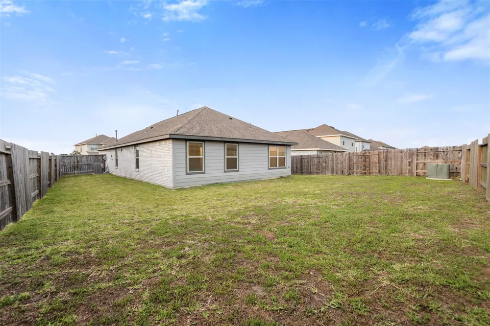 14534 Broadbury Pond Road Rosharon, TX 77583