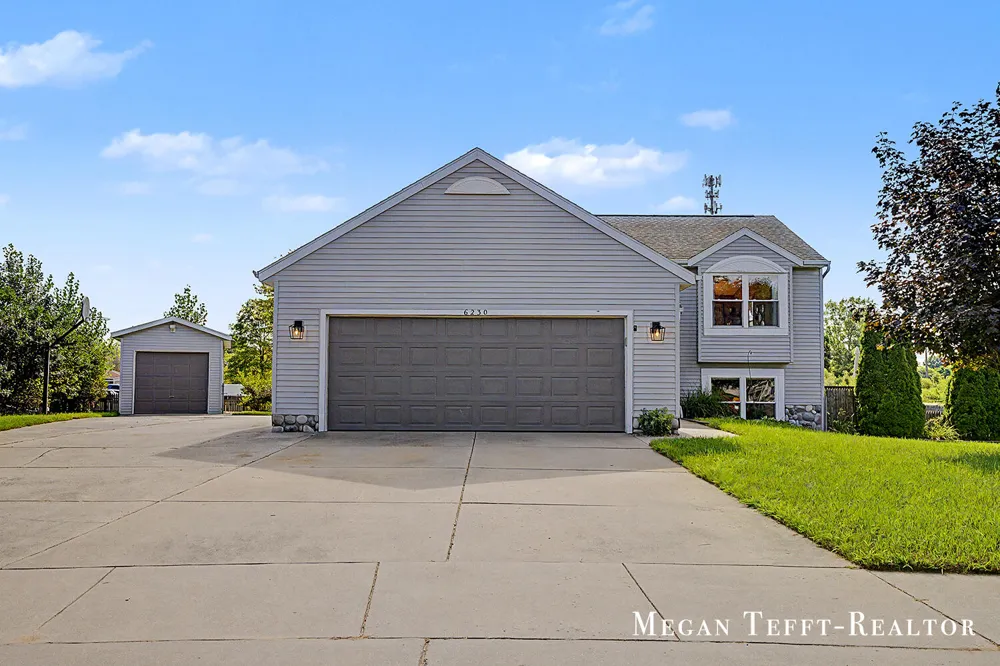 6230 Belmont Farms NE Belmont, MI 49306