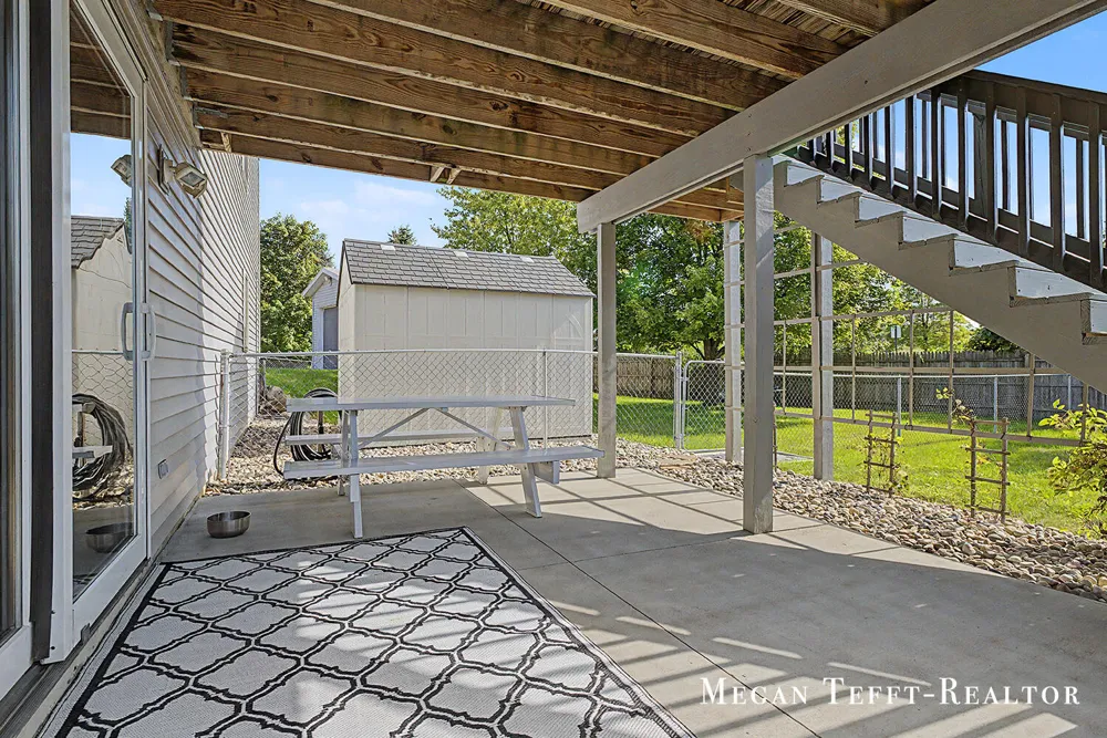 6230 Belmont Farms NE Belmont, MI 49306