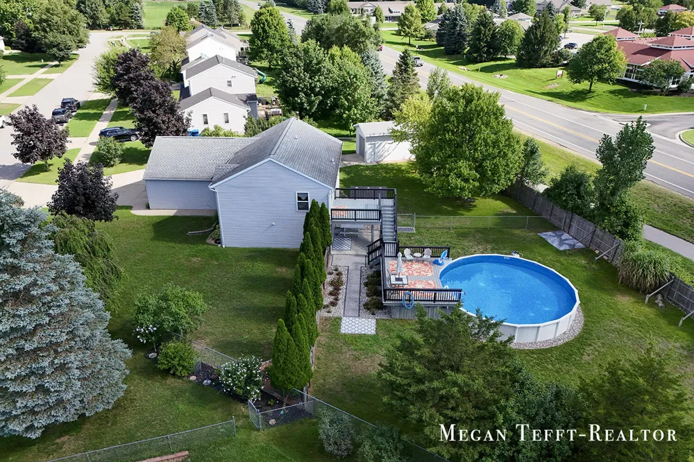 6230 Belmont Farms NE Belmont, MI 49306