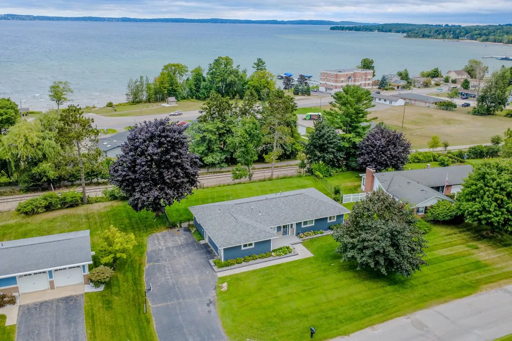 3363 Scenic Hills Drive Williamsburg, MI 49690