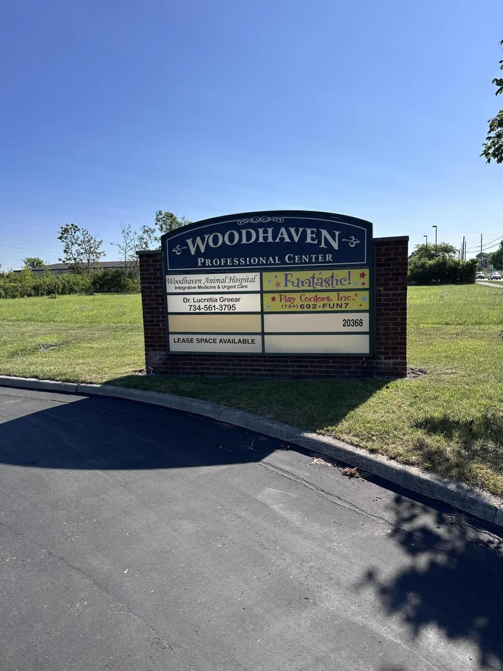 20372 Van Horn Road Woodhaven, MI 48183