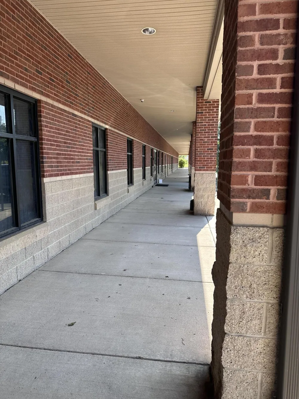 20372 Van Horn Road Woodhaven, MI 48183