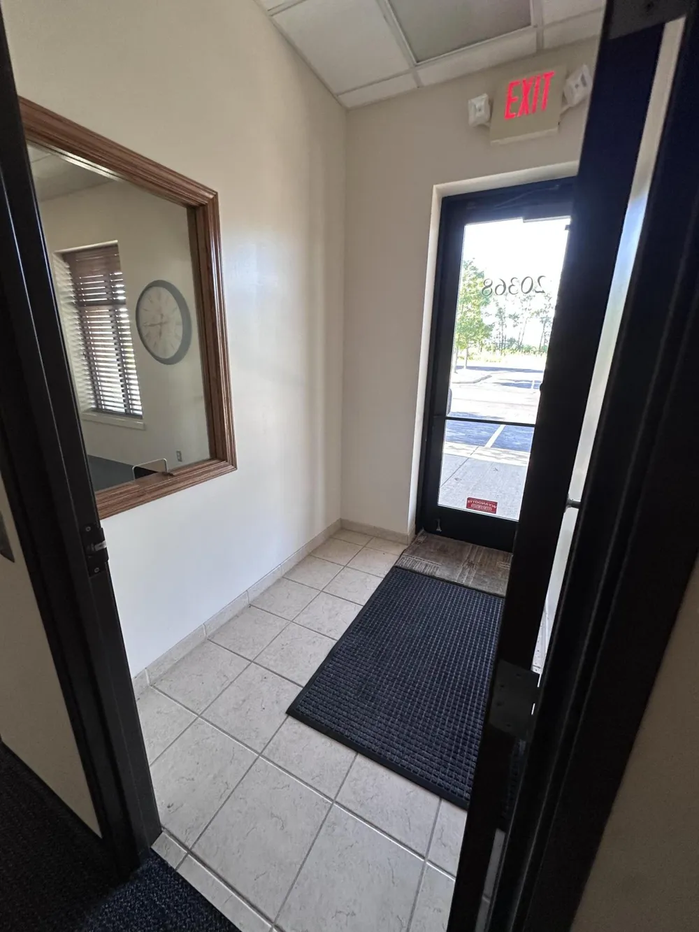 20372 Van Horn Road Woodhaven, MI 48183