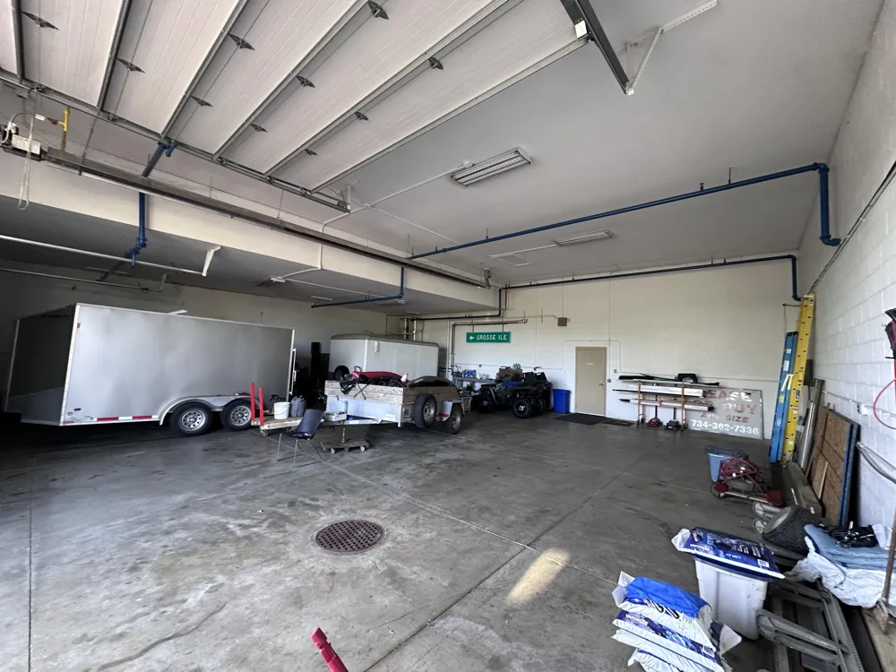 20372 Van Horn Road Woodhaven, MI 48183