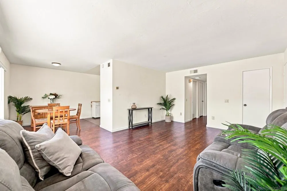 2812 Via Magia Carlsbad, CA 92010