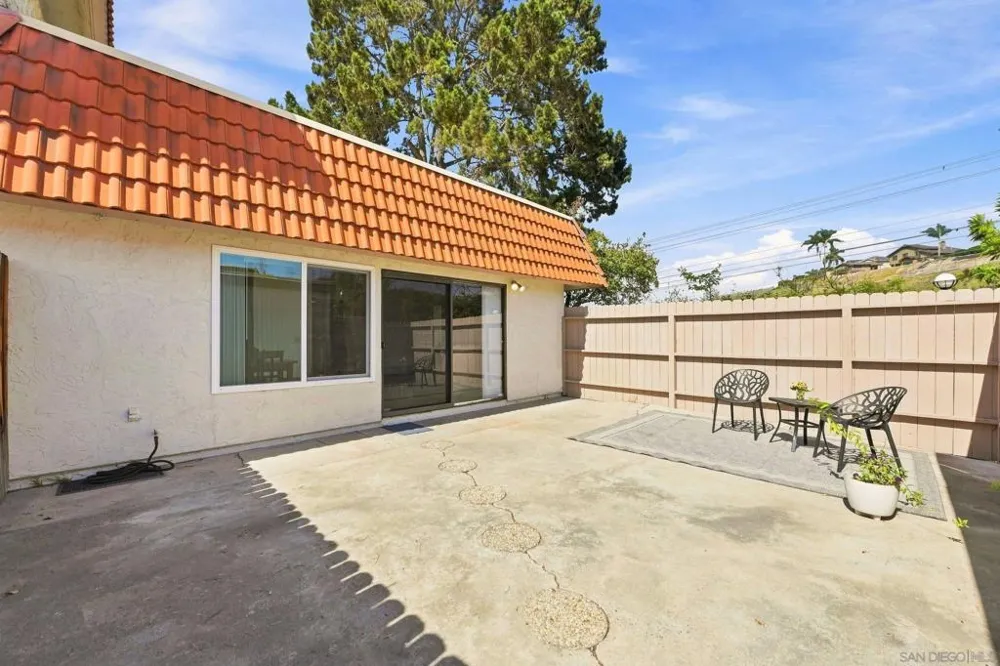 2812 Via Magia Carlsbad, CA 92010