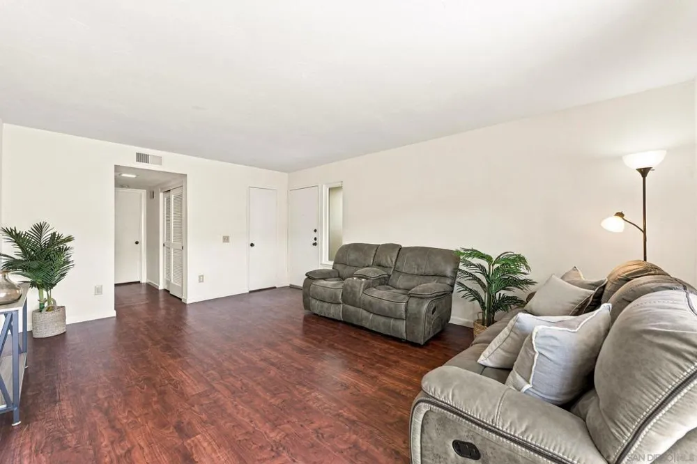 2812 Via Magia Carlsbad, CA 92010