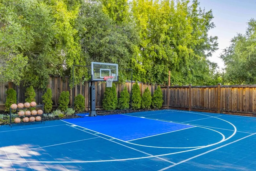 1700 Esberg Road Los Altos, CA 94024