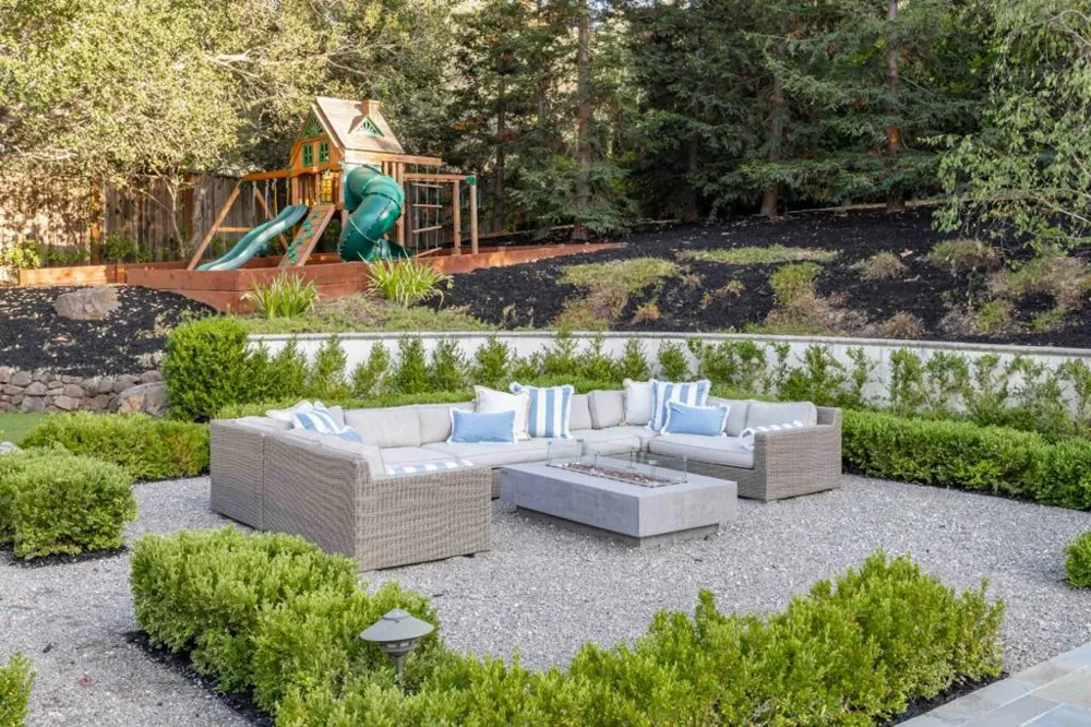 1700 Esberg Road Los Altos, CA 94024