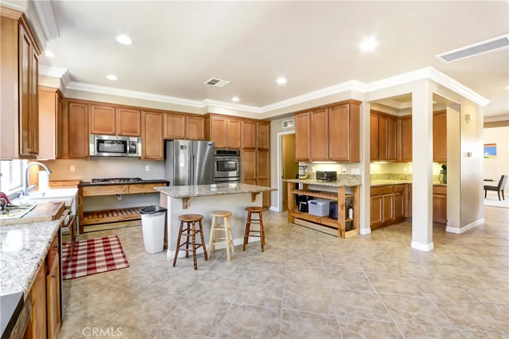 42282 Regents Hill Temecula, CA 92592