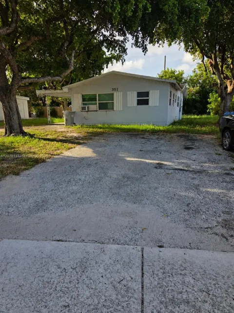351 NE 25th Ct